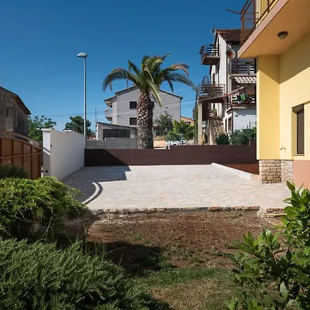 Ferienvilla Mit Pool In * Pula
